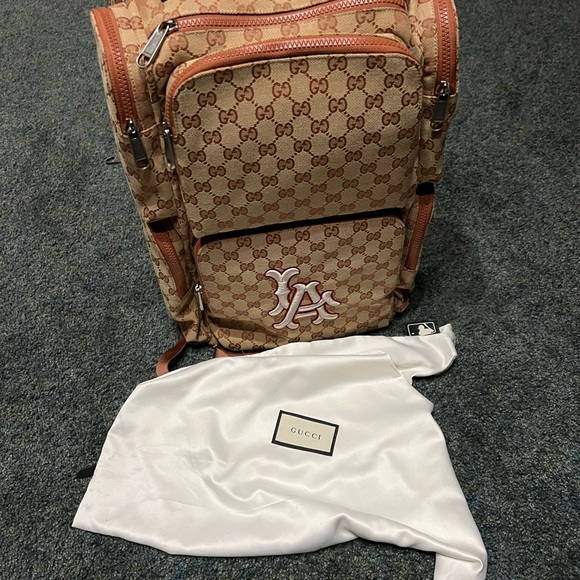 MLB x Gucci LA dodgers backpack! - Picture 2 of 7